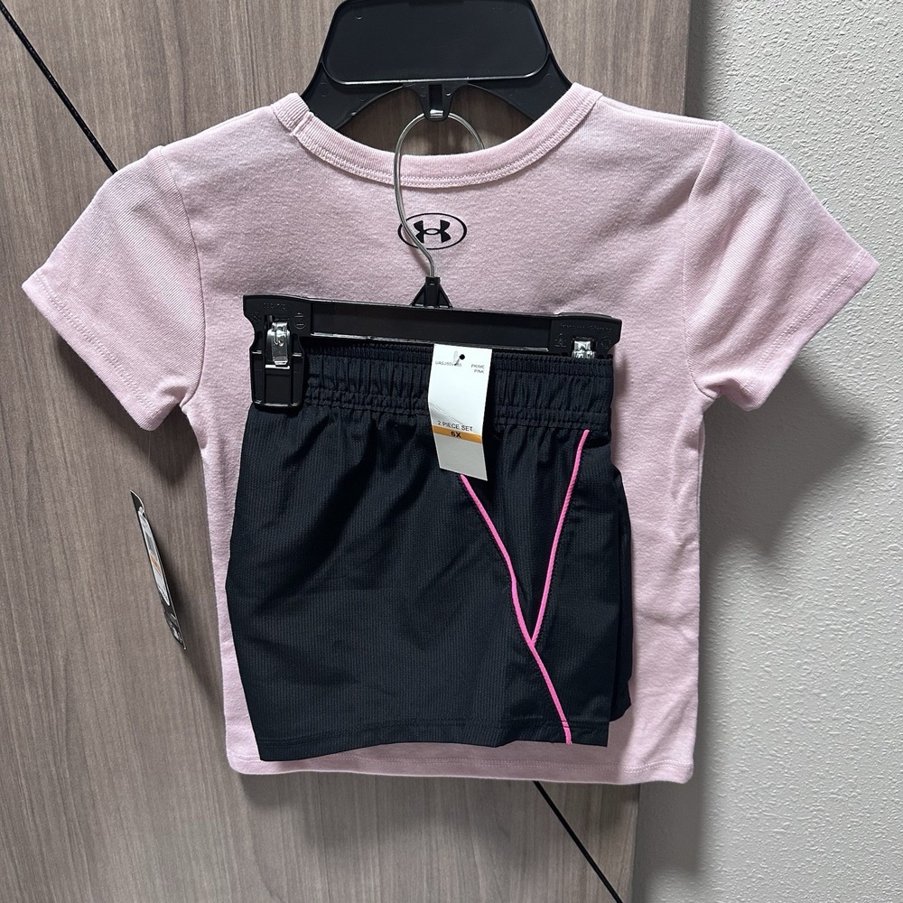 Under Armour Girls 6-7Y 2pc Short Set Graphic Tee Woven Shorts Pink/Black - Picture 2 of 4